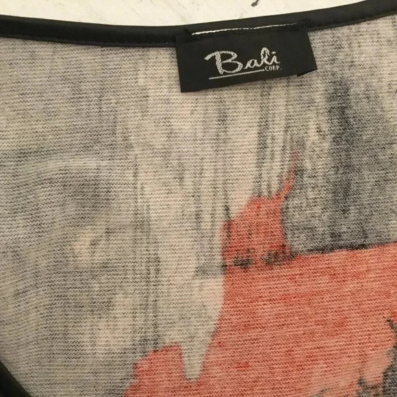 Bali  Corp | Printed blouse SZ XL *** Pit to Pit: 22.5” - Picture 6 of 6